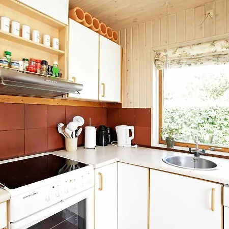 Three-bedroom Holiday In 10 Dom wakacyjny